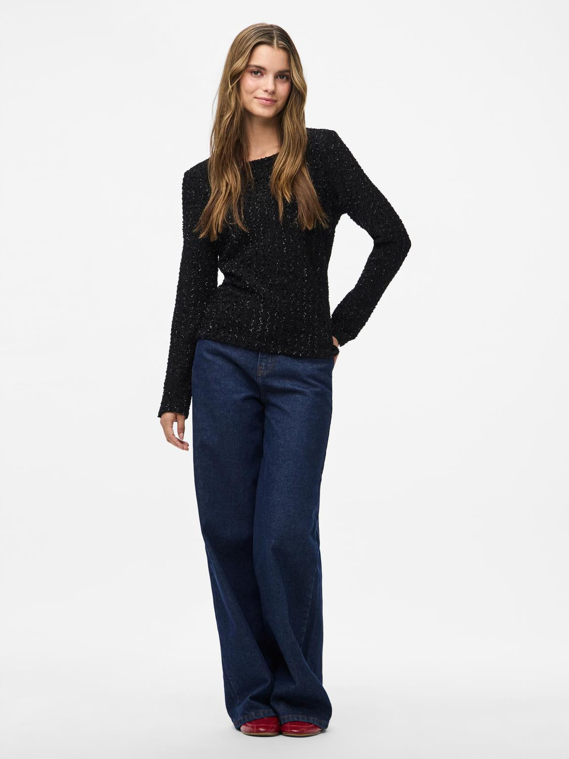 model_shot-front_full